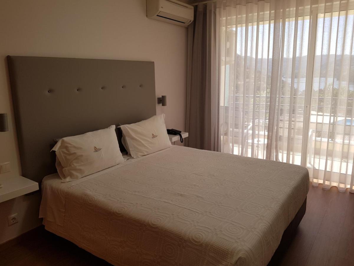 Hotel Lagoa Azul Do Герес Экстерьер фото