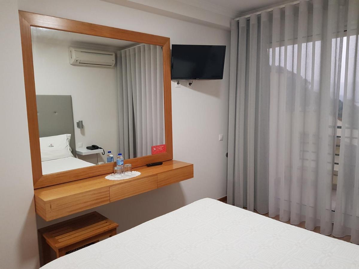 Hotel Lagoa Azul Do Герес Экстерьер фото